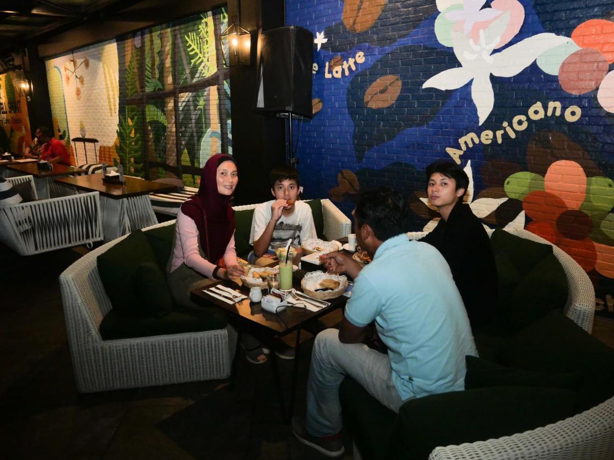 Kyriad Hotel Muraya Aceh Banda Aceh Ngoại thất bức ảnh